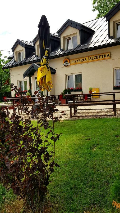Pizzeria Alzbetka Strecno Exterior foto